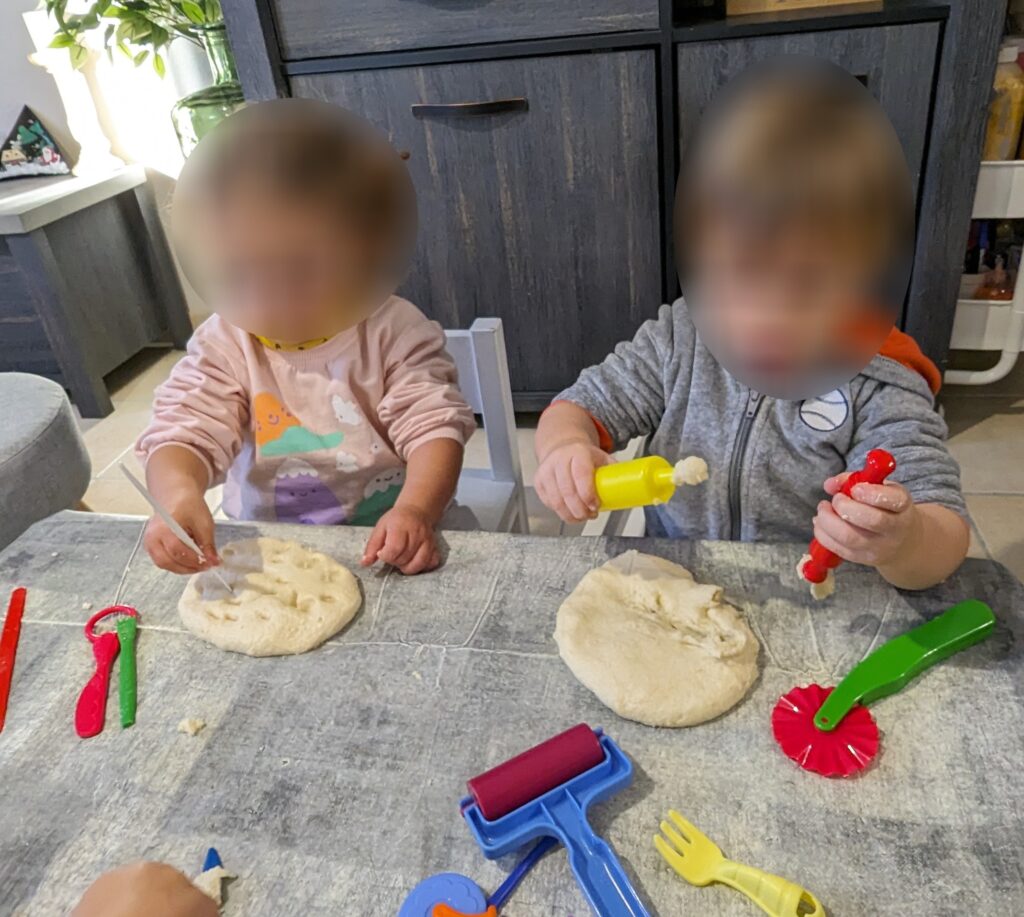 assistante maternelle pâte à sel