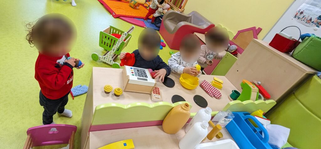 enfants chez assistante maternelle colomiers