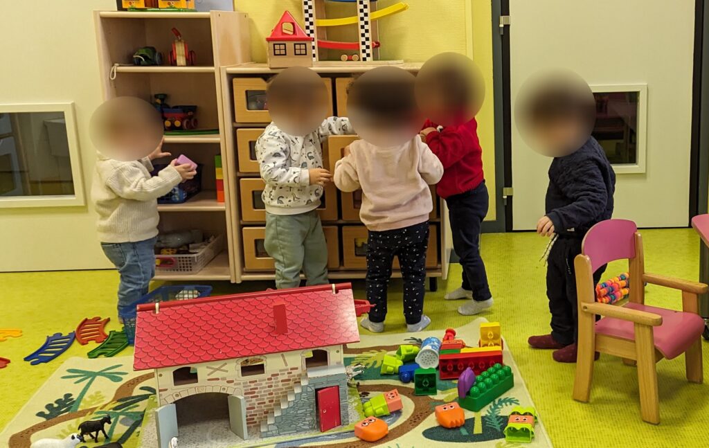 enfants chez assistante maternelle colomiers