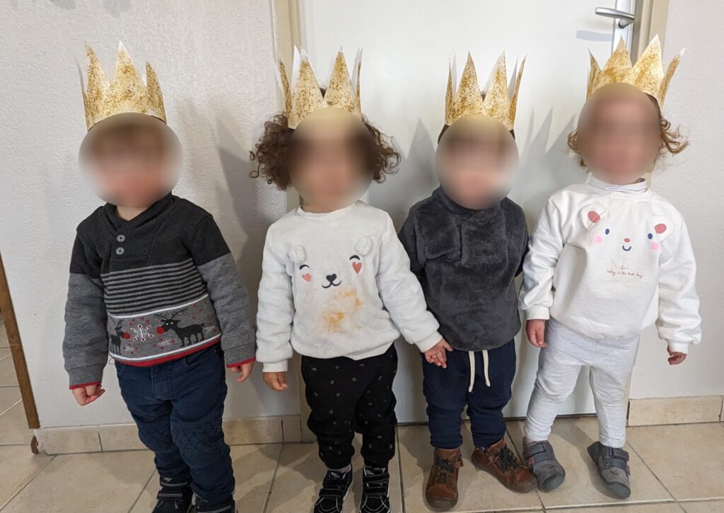 assistante maternelle colomiers rois et reines