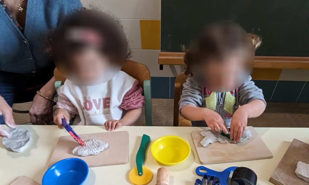 assistante maternelle colomiers modelage