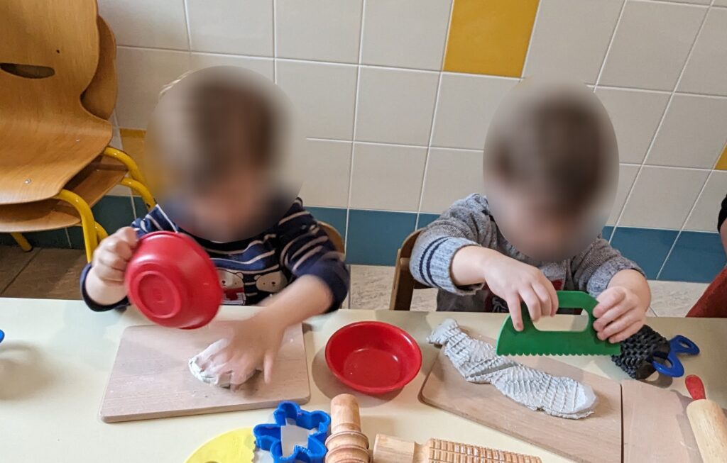 assistante maternelle colomiers modelage