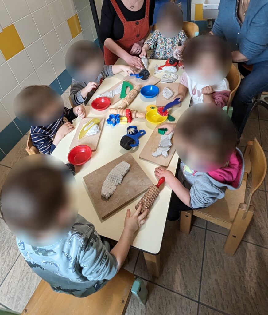 assistante maternelle colomiers relais