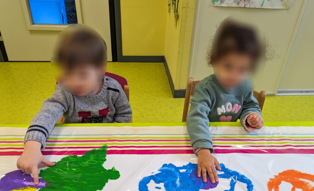 assistante maternelle colomiers peinture propre