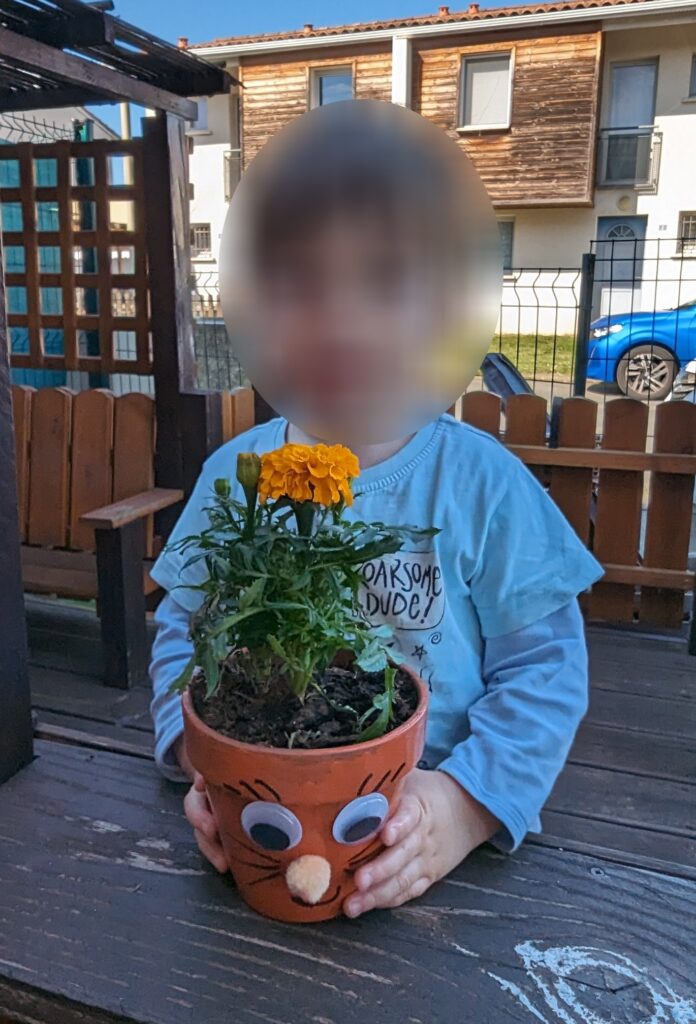 assistante maternelle colomiers fleur lapin