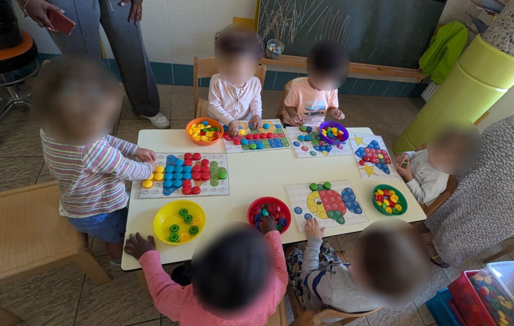 assistante maternelle colomiers colorino