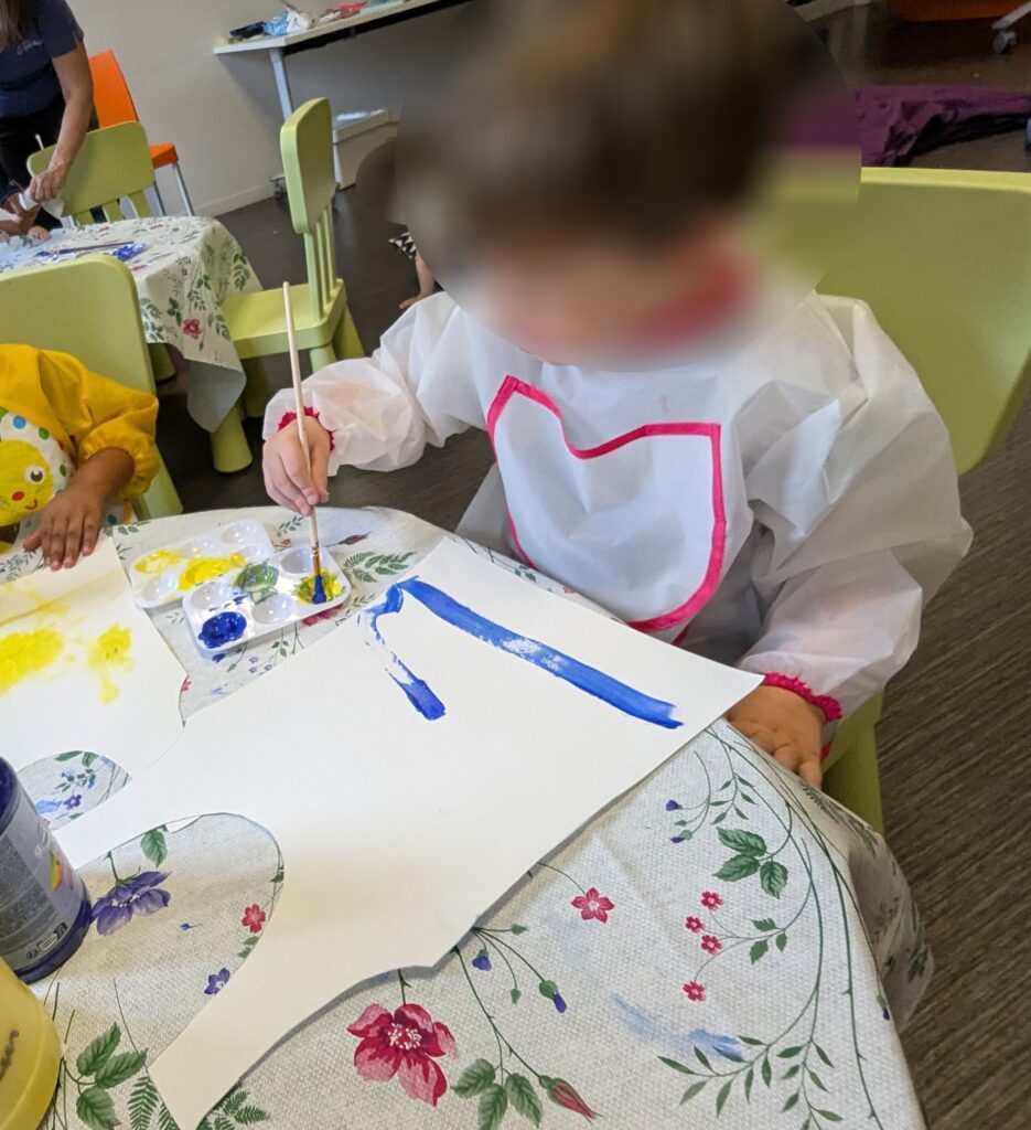 assistante maternelle colomiers peinture trait
