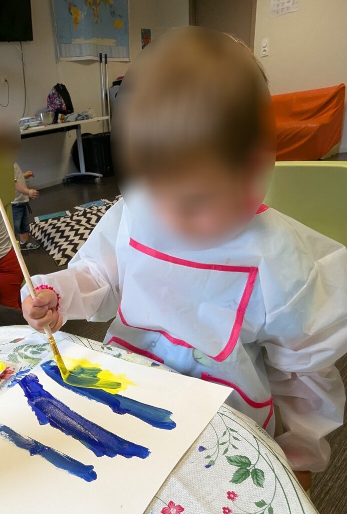 assistante maternelle colomiers peinture trait
