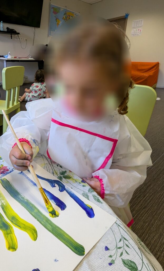 assistante maternelle colomiers peinture trait