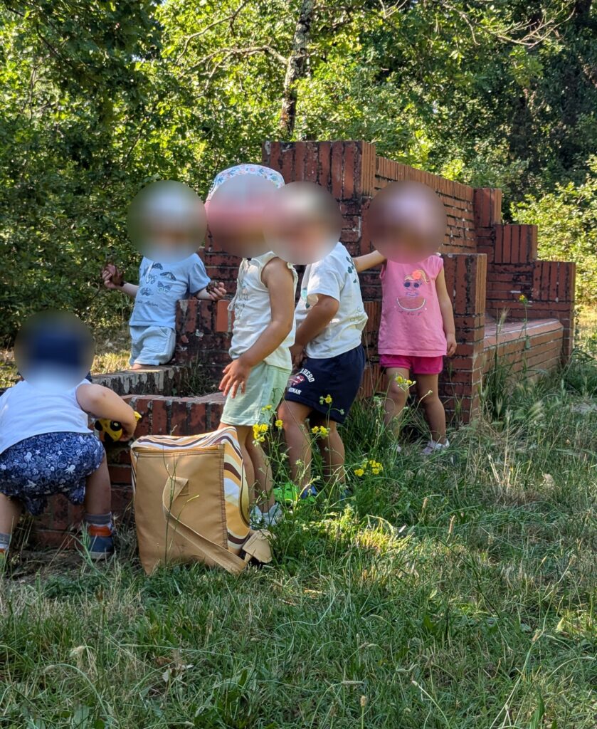 assistante maternelle colomiers gratouille dans l'herbe
