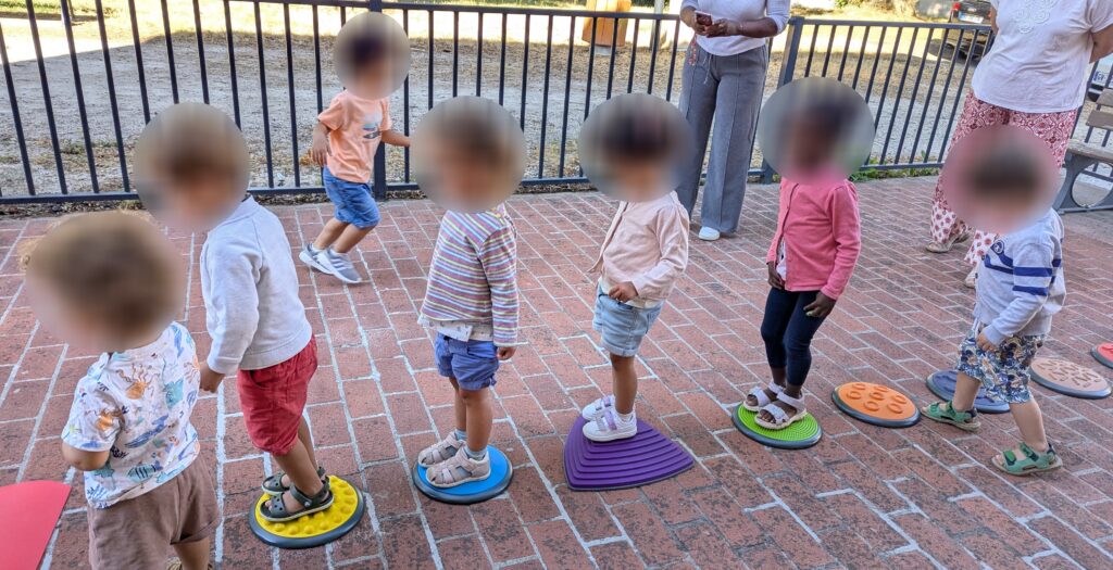 assistante maternelle colomiers parcours de motricité