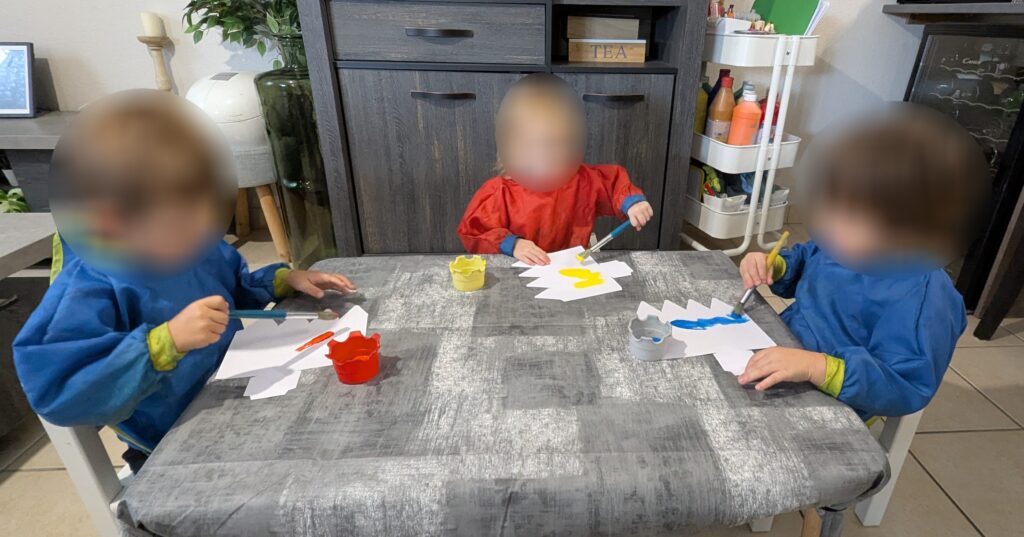crayon assistante maternelle colomiers peinture
