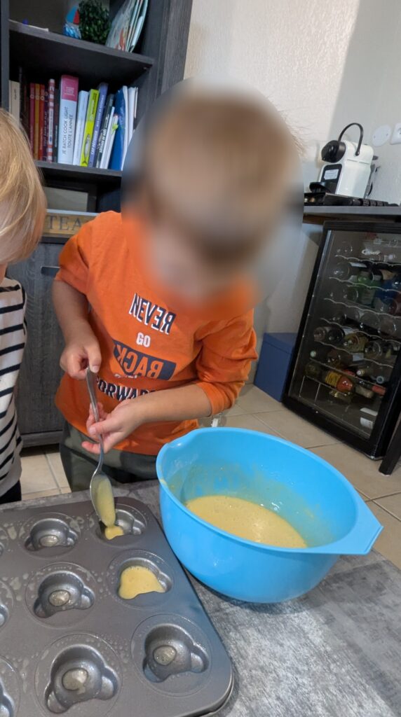 assistante maternelle colomiers verser dans le moule