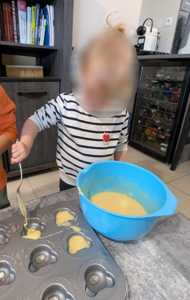 assistante maternelle colomiers verser dans le moule