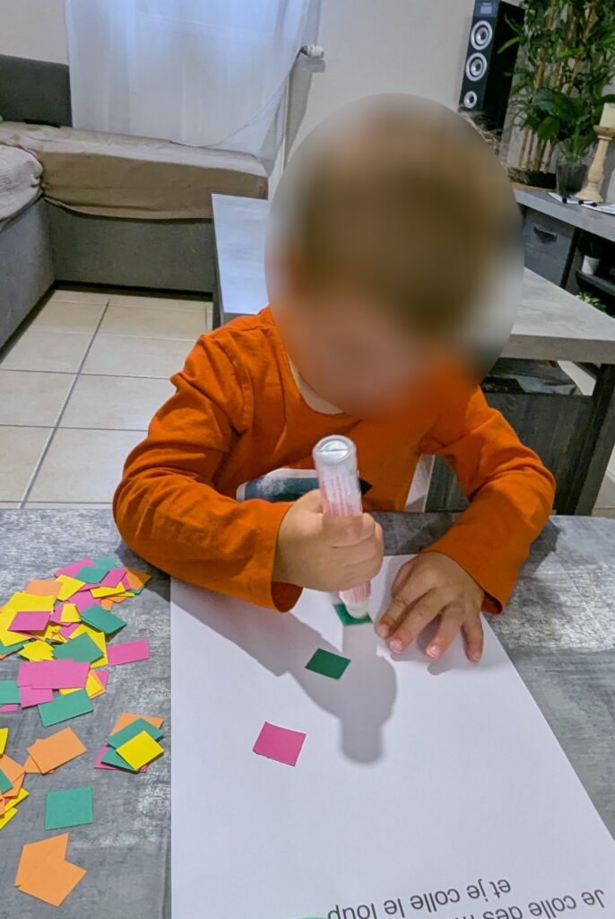 assistante maternelle colomiers collage
