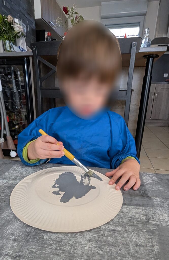 assistante maternelle colomiers peinture loup