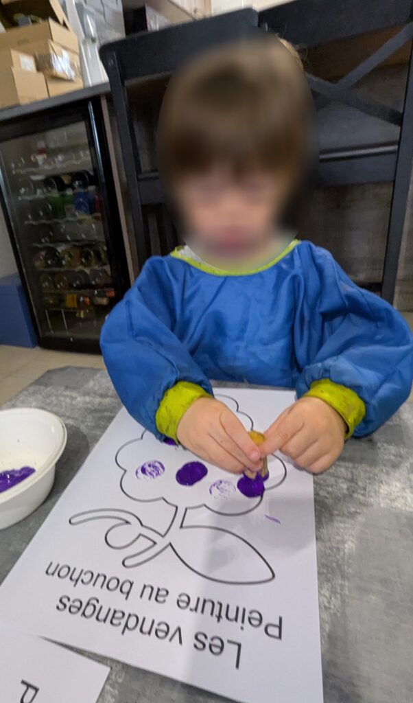 assistante maternelle colomiers tampon raisin