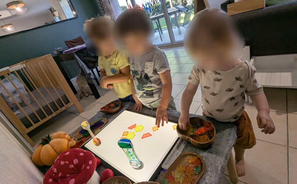 assistante maternelle colomiers eveil aux couleurs